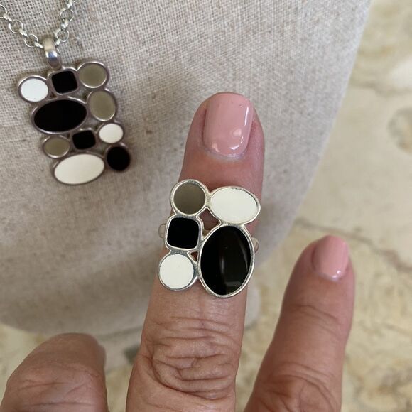 Foxy Originals Matching Set Necklace & Ring Silver Tone & Enamel - Picture 7 of 13